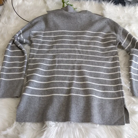 Philosophy Sweater NWT - Picture 8 of 10